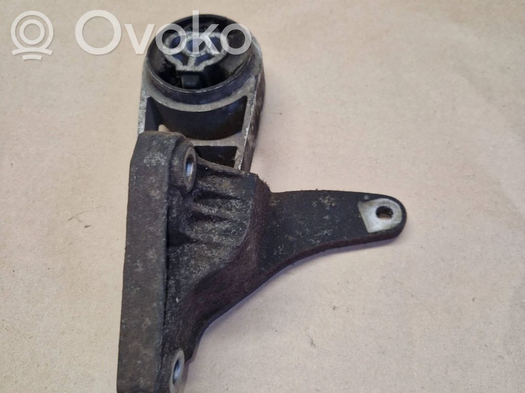Ford Mondeo Mk III Gearbox mounting bracket 