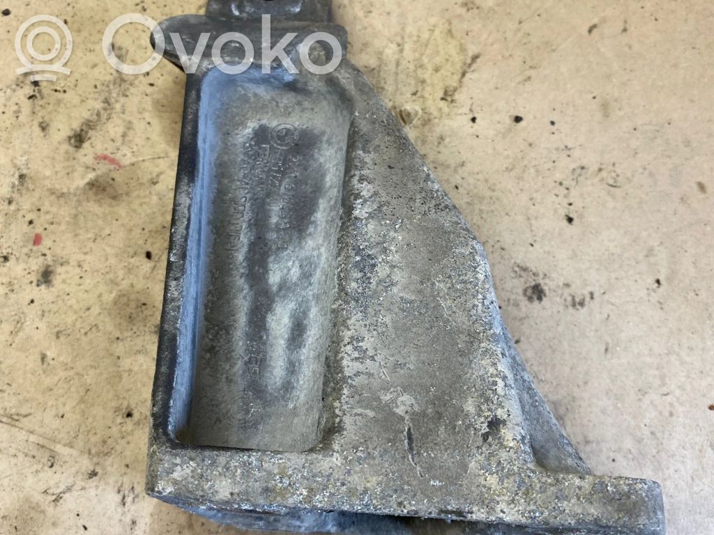 BMW 3 E90 E91 Engine mounting bracket 