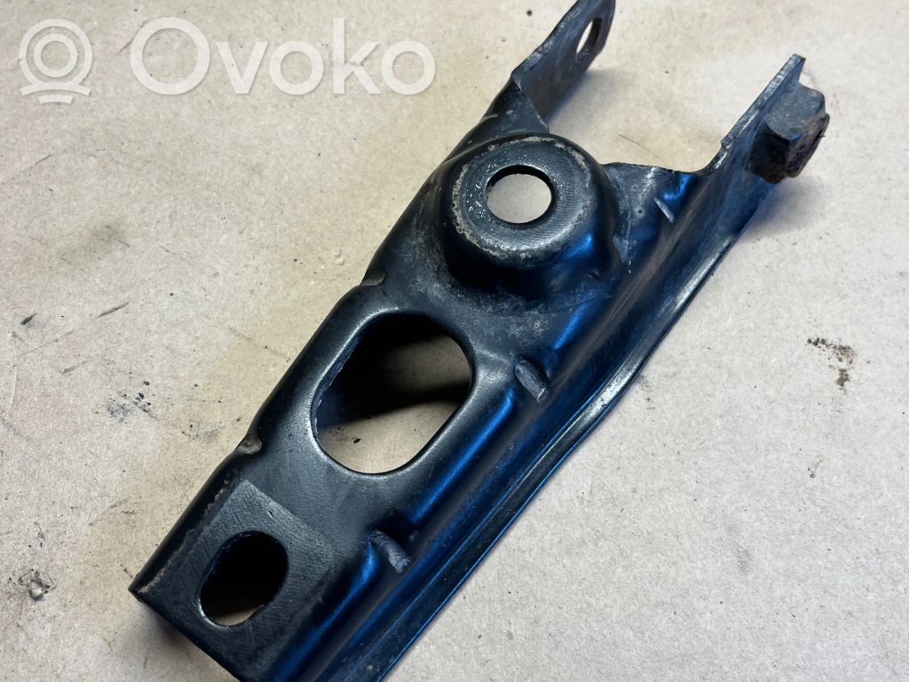 Dacia Duster II Gearbox mounting bracket 