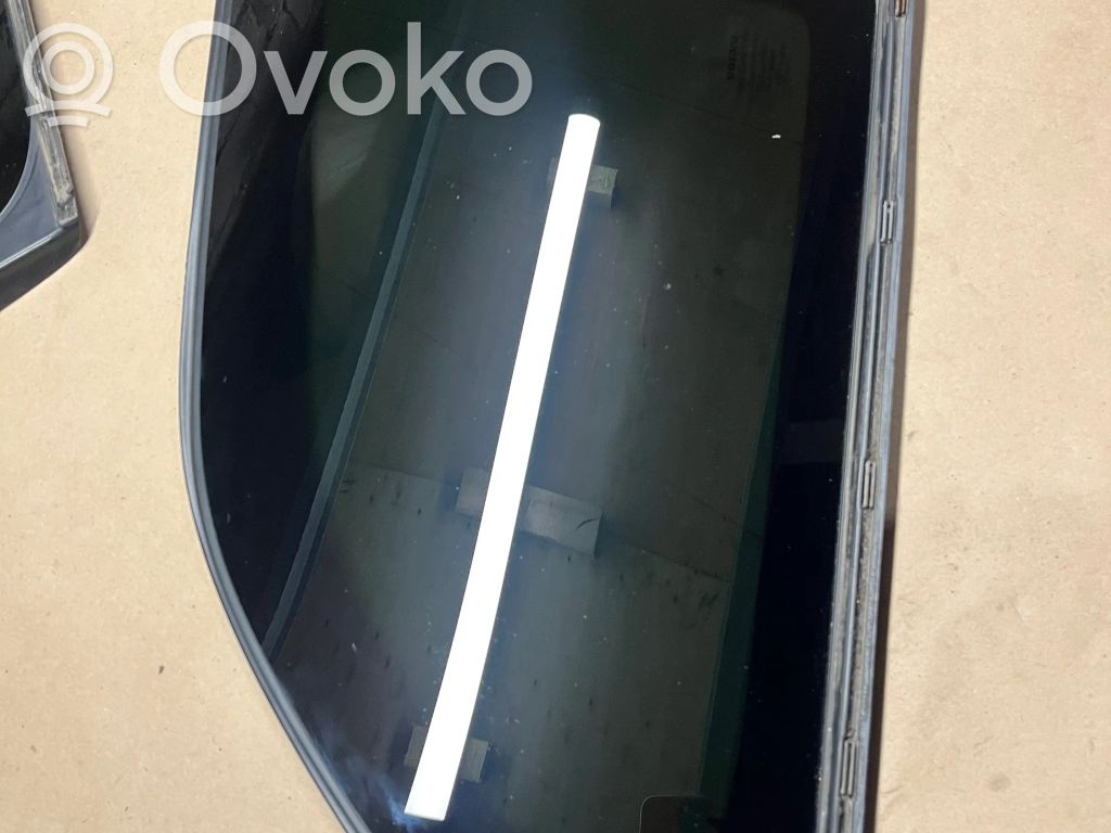 Volvo XC60 Rear side window 