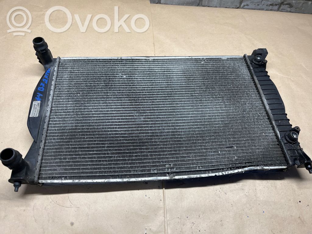Audi A4 S4 B7 8E 8H Aušinimo skysčio radiatorius 