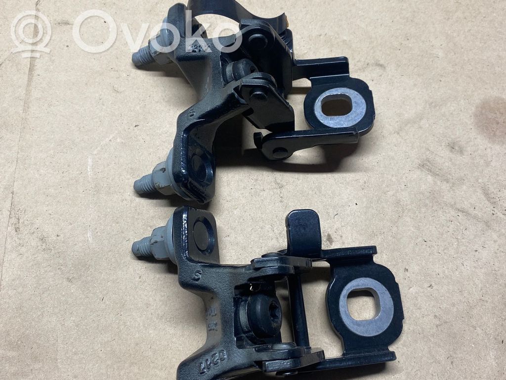 Tailgate/trunk/boot hinge   7318932,17120310,7318931,A078930