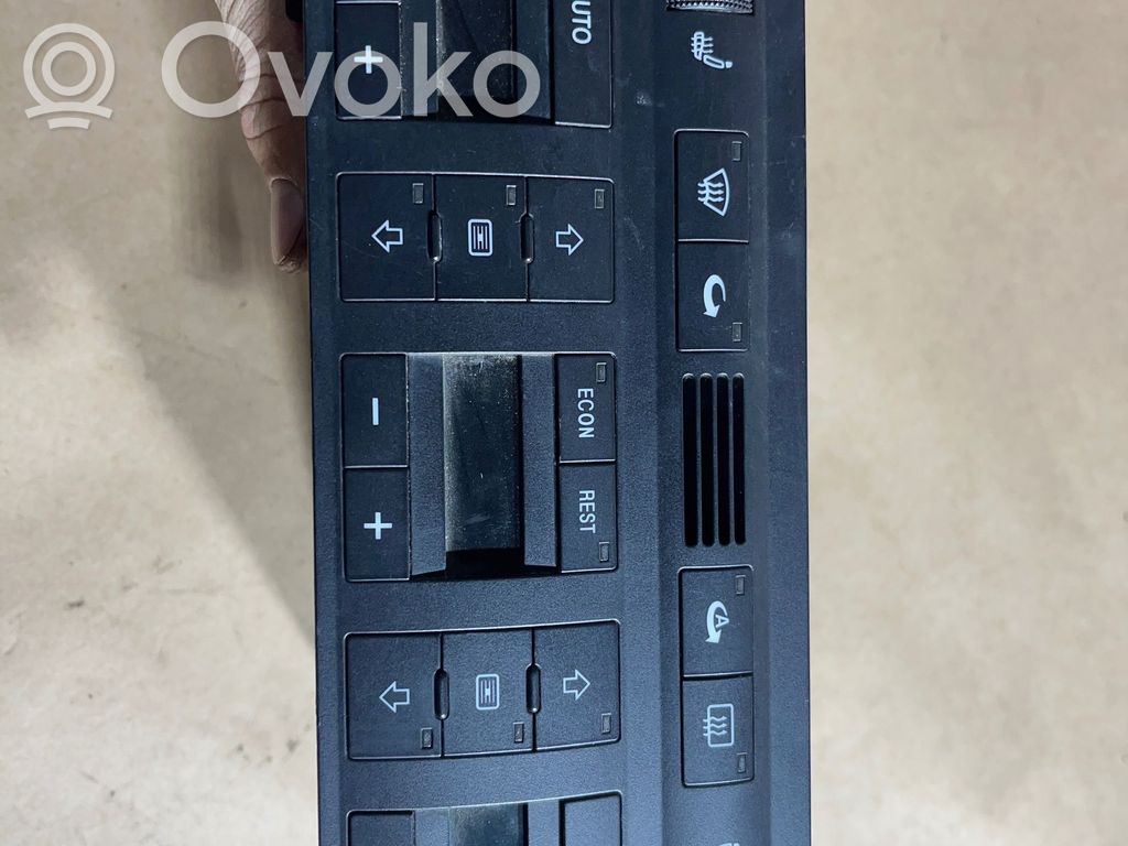 Audi A8 S8 D2 4D Climate control unit 