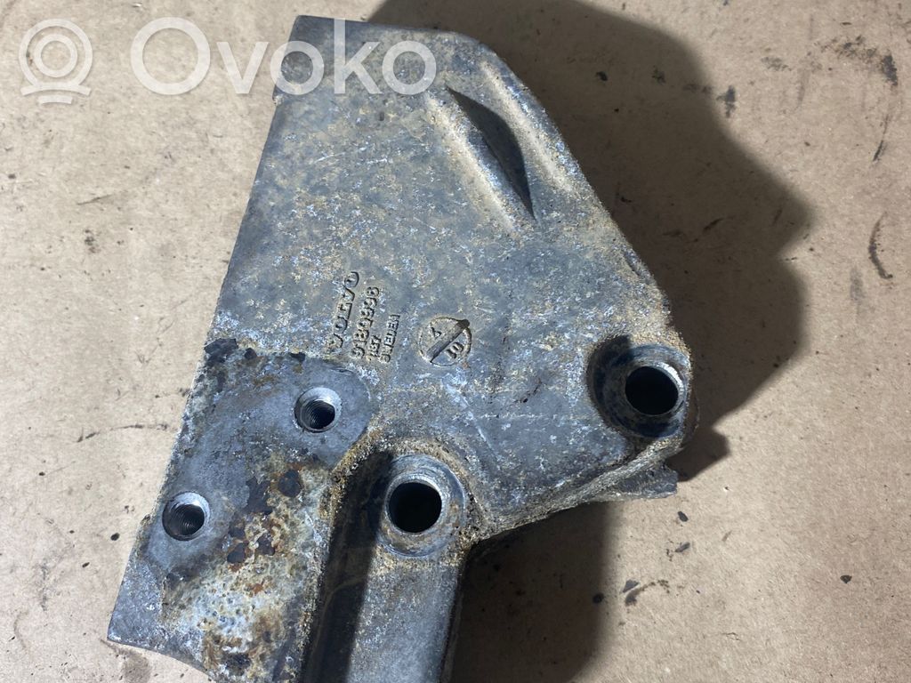 Engine mounting bracket   9180996