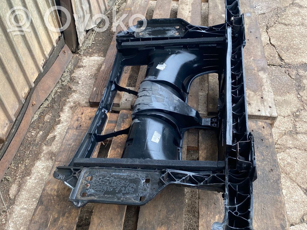 BMW 1 E81 E87 Radiatoru panelis 