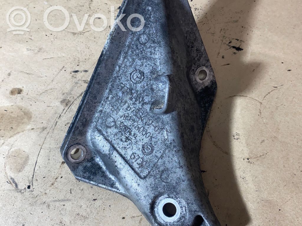 BMW 7 E65 E66 Engine mounting bracket 