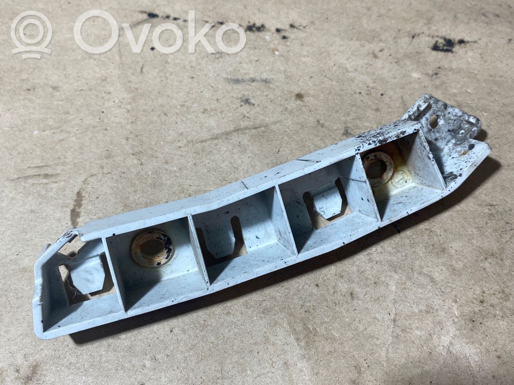 Ford Focus Front bumper mounting bracket 