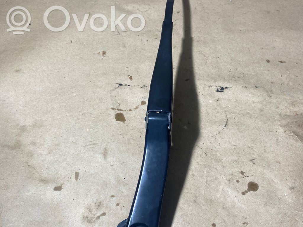 Ford Focus Front wiper blade arm 
