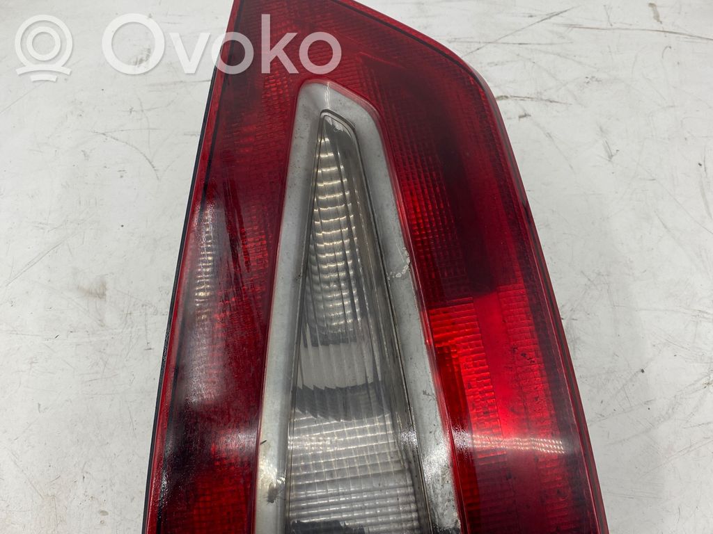 Ford Galaxy Aizmugurējais lukturis pārsegā 