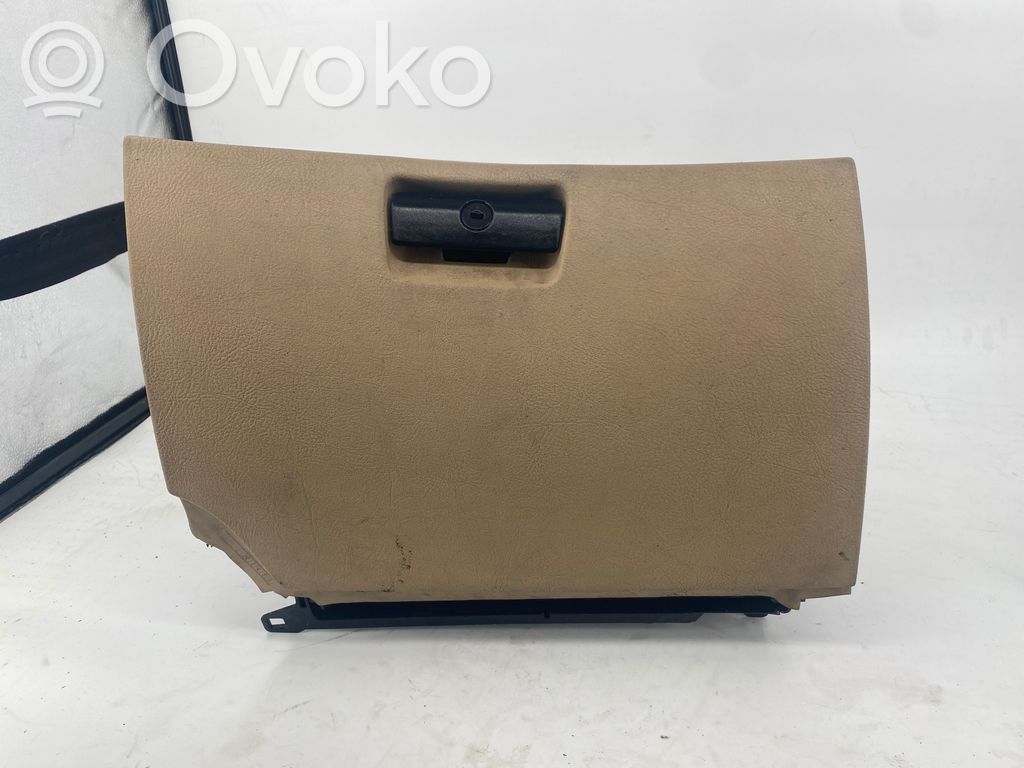 BMW X5 E53 Glove box 