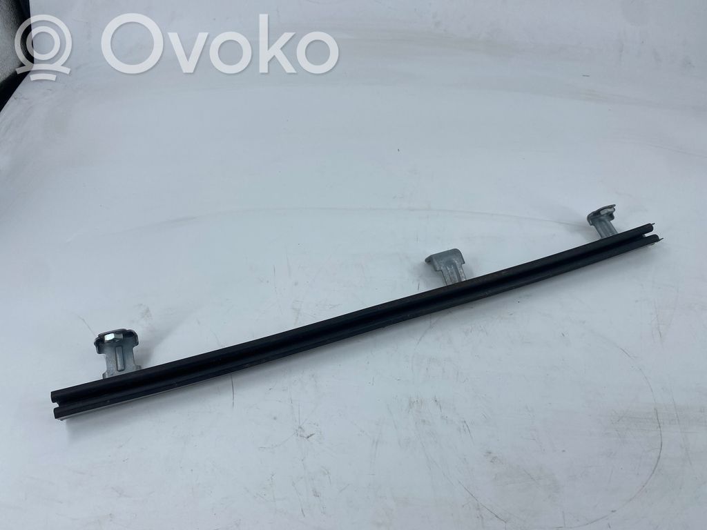 Renault Master III Etuoven tuulilasin kisko 