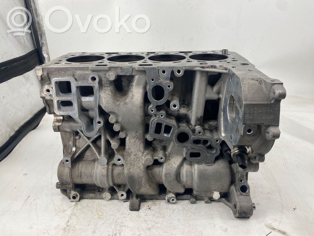 BMW 2 F46 Engine block 