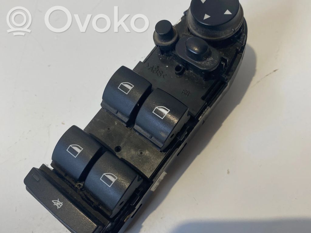 Electric window control switch   6948648,06W46K605