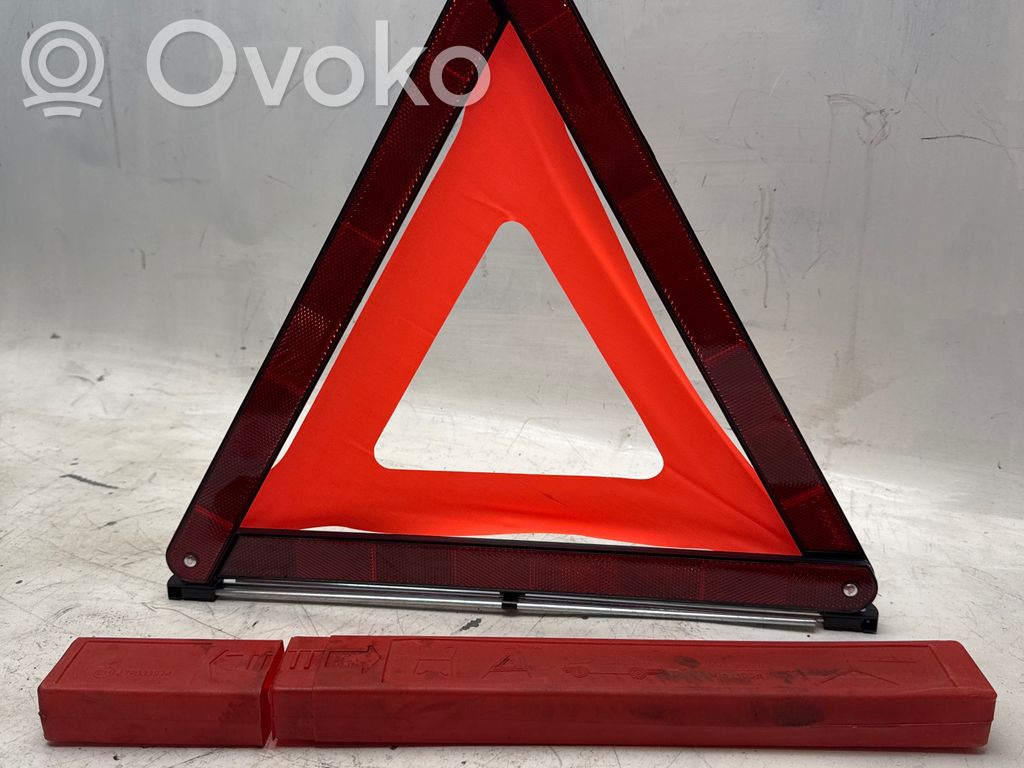 Toyota Corolla Verso AR10 Triangle d'avertissement 