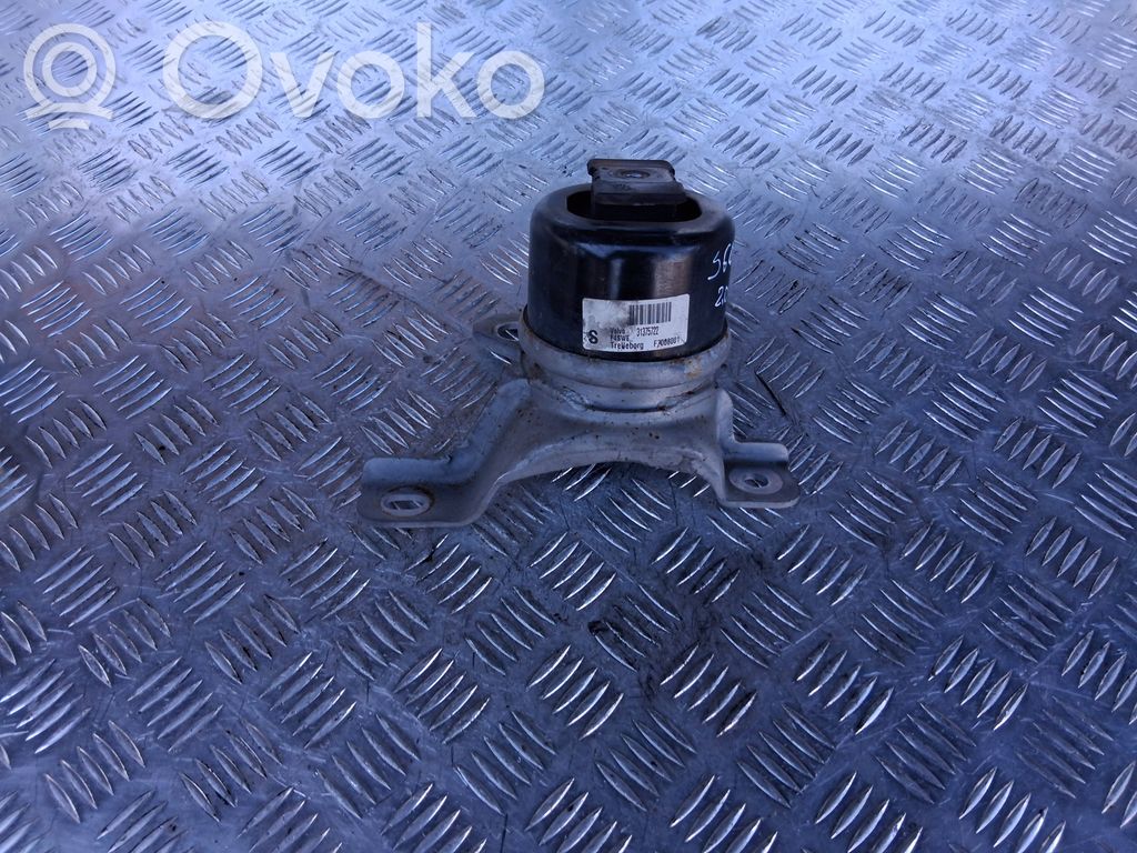 Volvo S60 Engine mount bracket 
