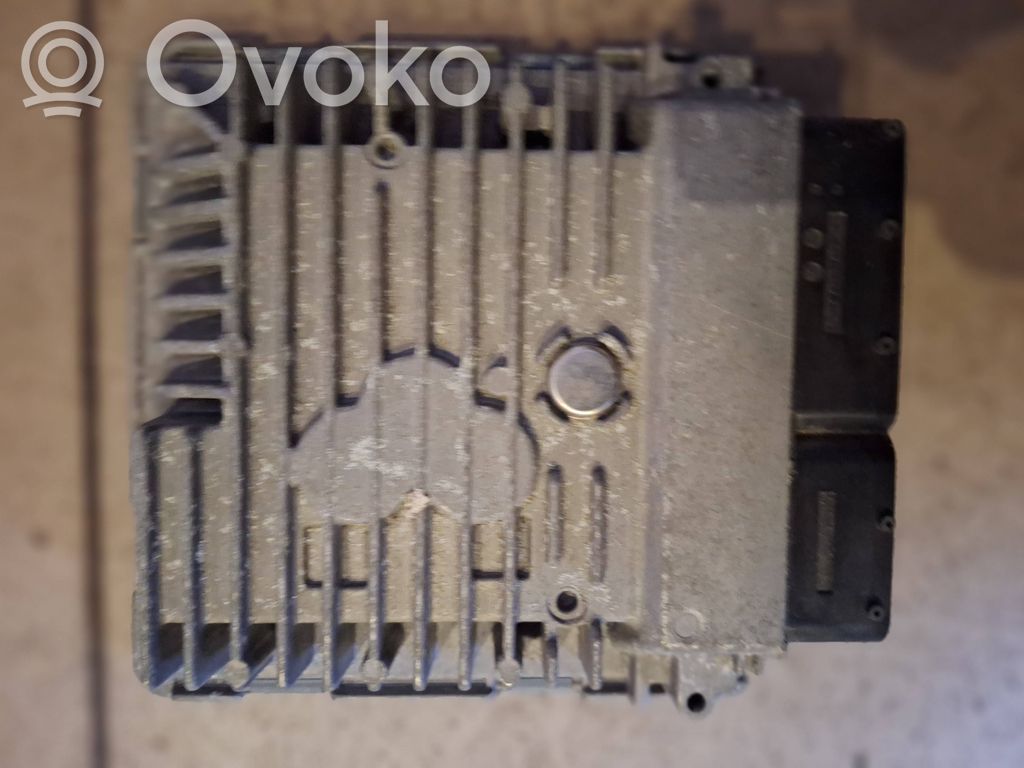 Volkswagen Golf VI Engine control unit/module 