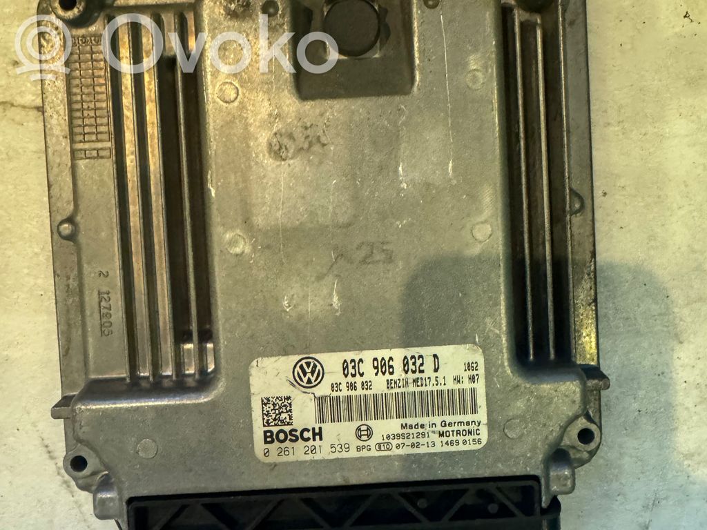 Volkswagen Golf V Engine control unit/module 