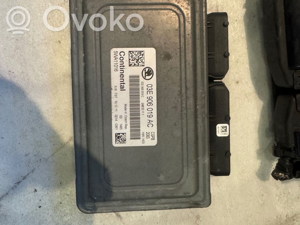 Skoda Roomster (5J) Engine control unit/module 