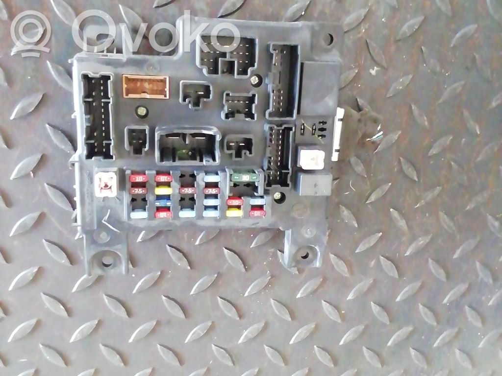Mitsubishi Lancer X Unidad de control del BSM 
