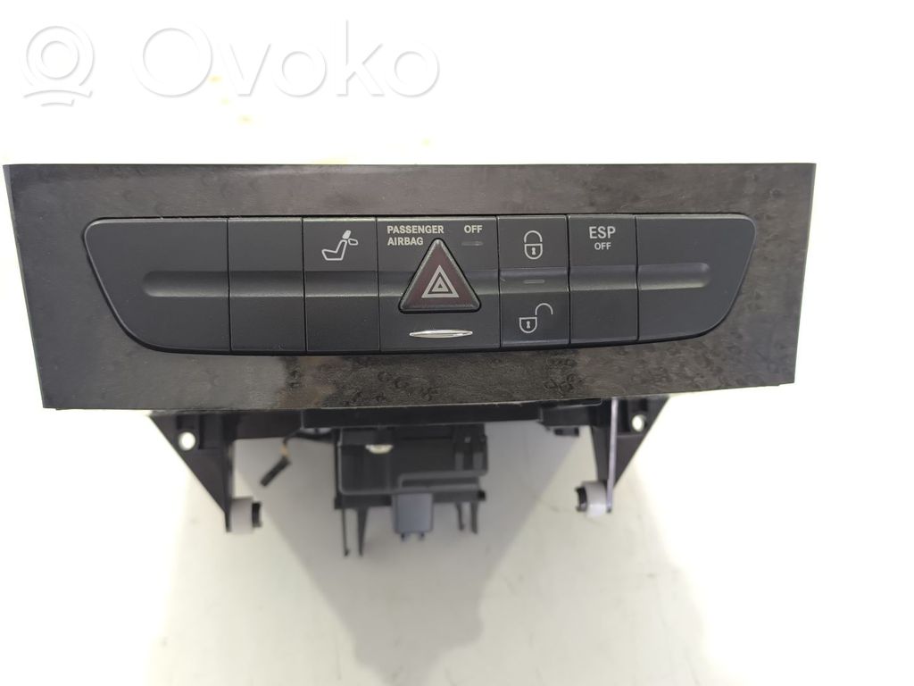 Multifunctional control switch/knob