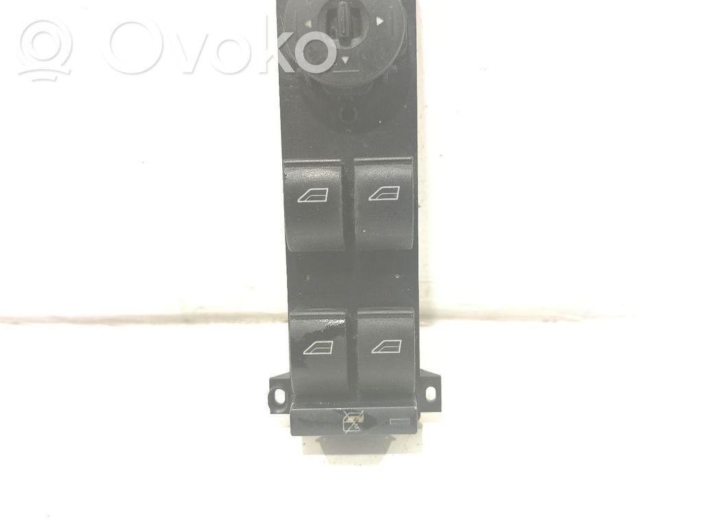 Interruptor del elevalunas eléctrico   3M5T14A132AF