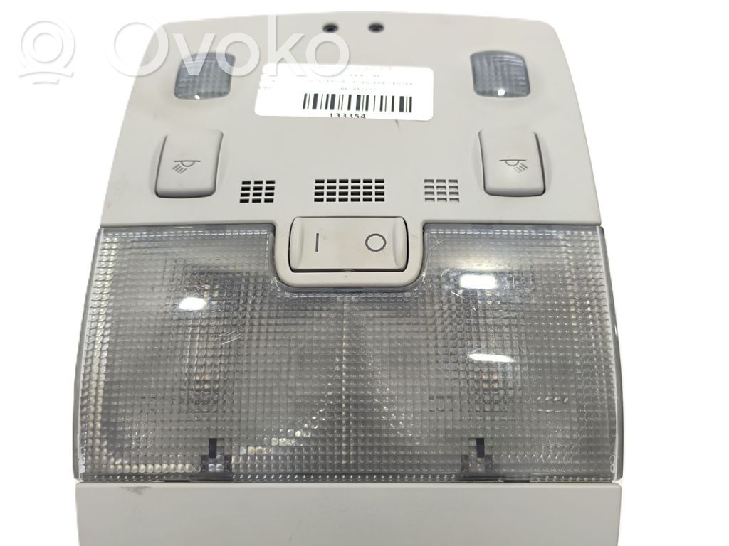 Luz interna puerta delantera   8E0951177