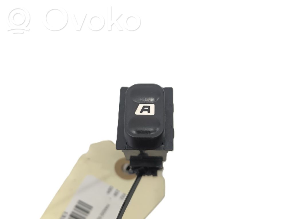 Peugeot 607 Electric window control switch 