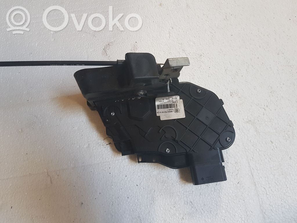 Priekšpusē slēdzene   A048317,8M2AR21813CA