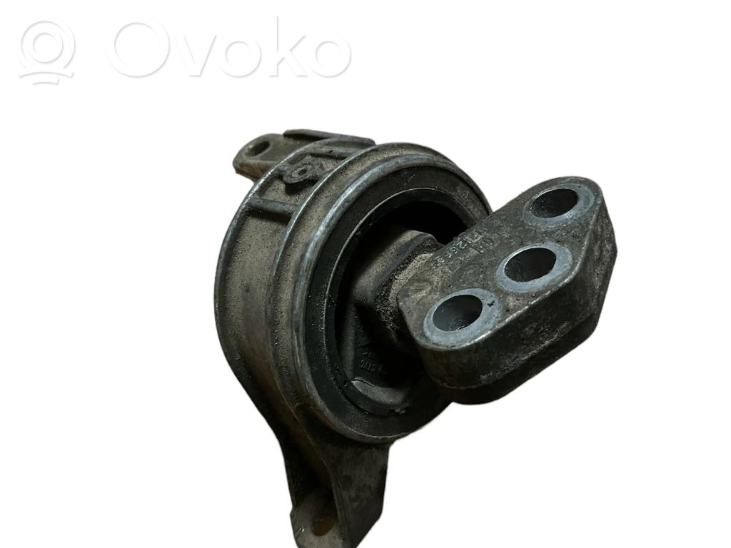 Opel Zafira B Engine mount bracket 