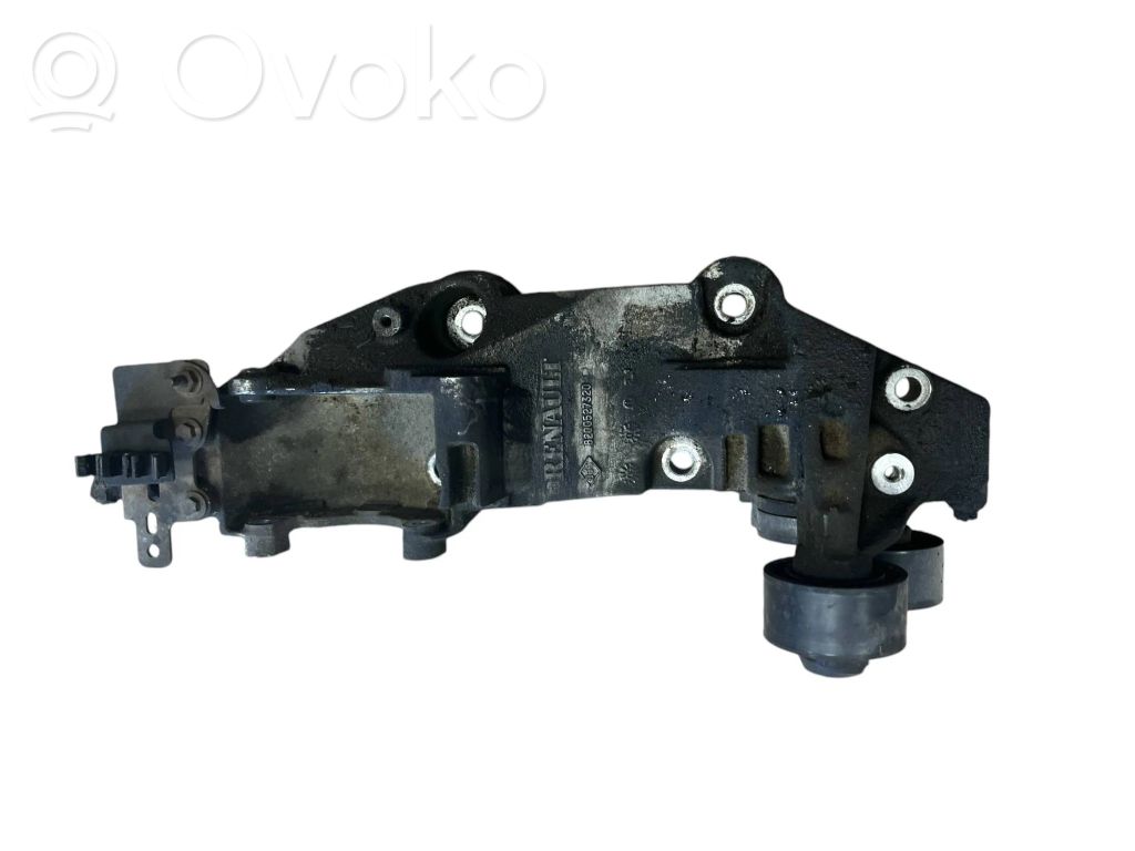 Nissan X-Trail T31 Engine mounting bracket 
