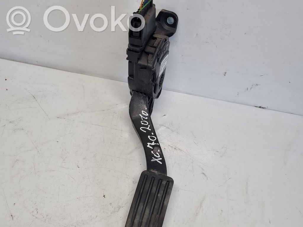 Volvo XC70 Pedał gazu / przyspieszenia 