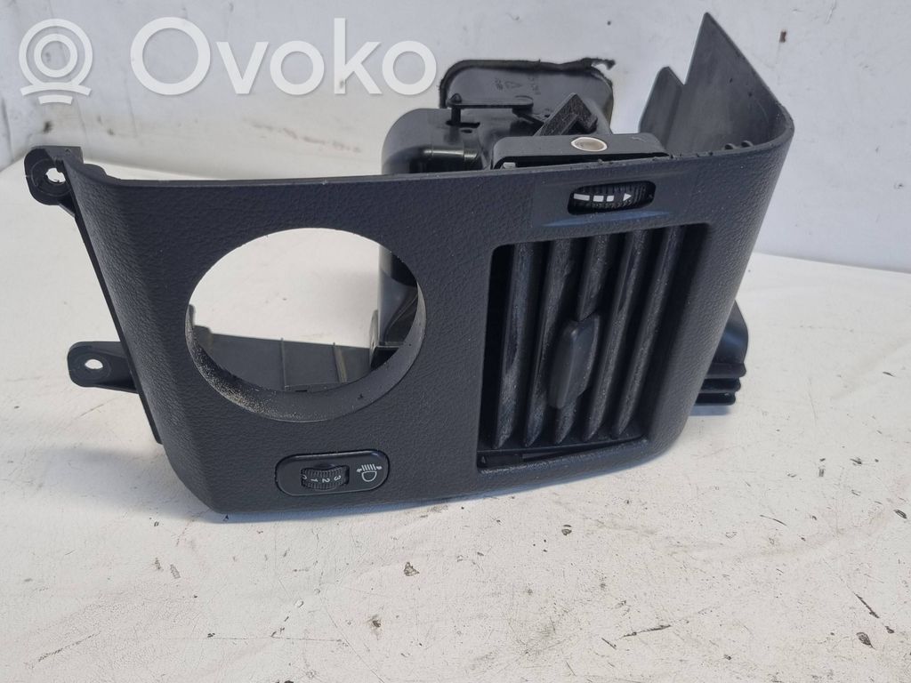 Volkswagen Crafter Boczna kratka nawiewu deski rozdzielczej 