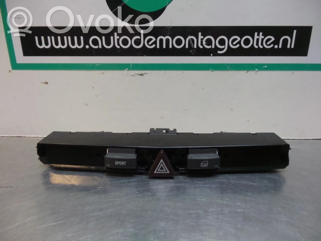Opel Astra G Hazard light switch 