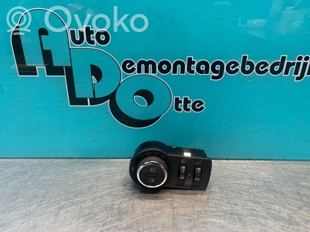 Opel Astra J Light switch 