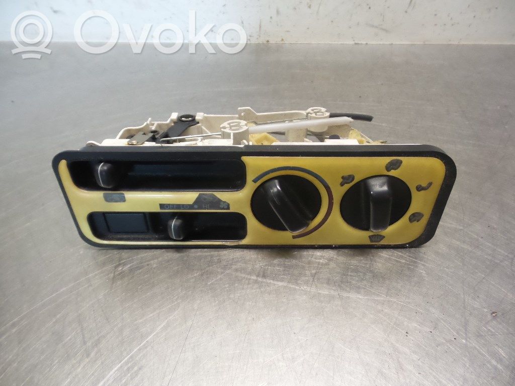 Toyota Starlet (P90) V Panel klimatyzacji 
