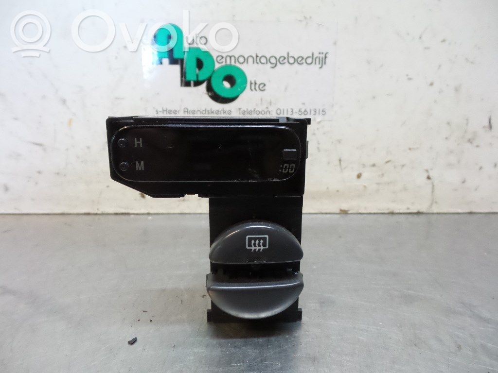 Toyota Corolla E110 Laikrodis 