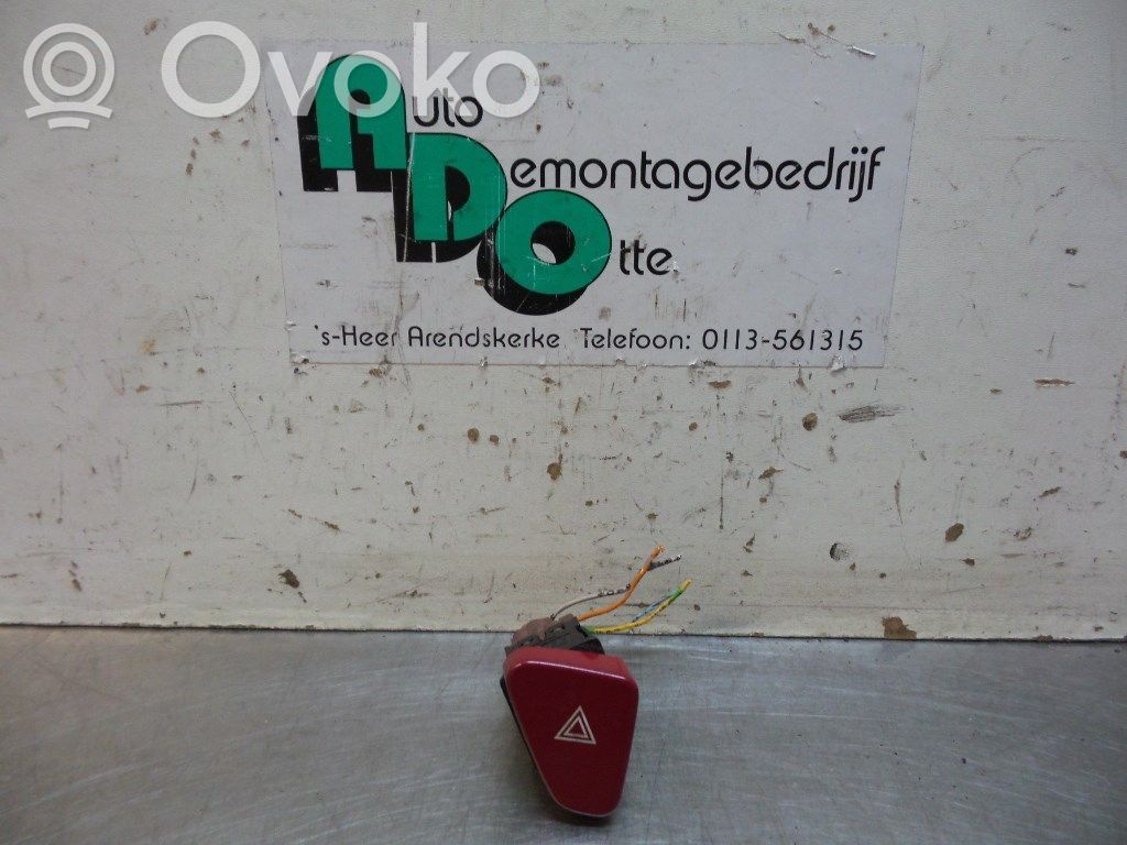 Botón interruptor de luz de peligro