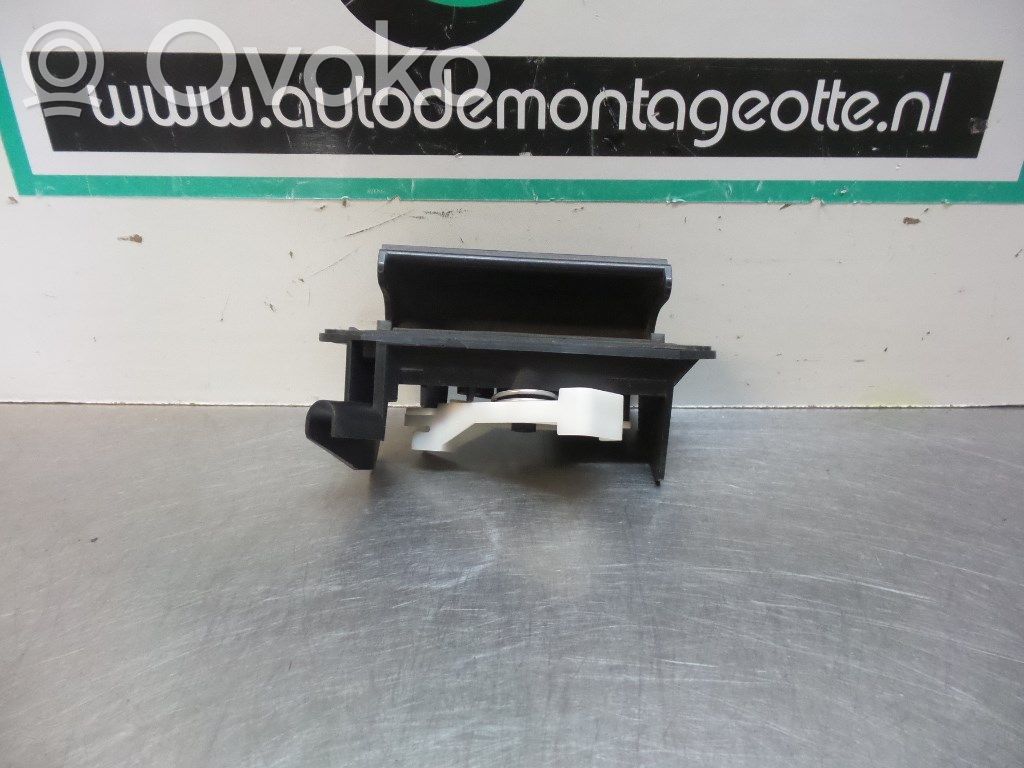 Tailgate trunk handle