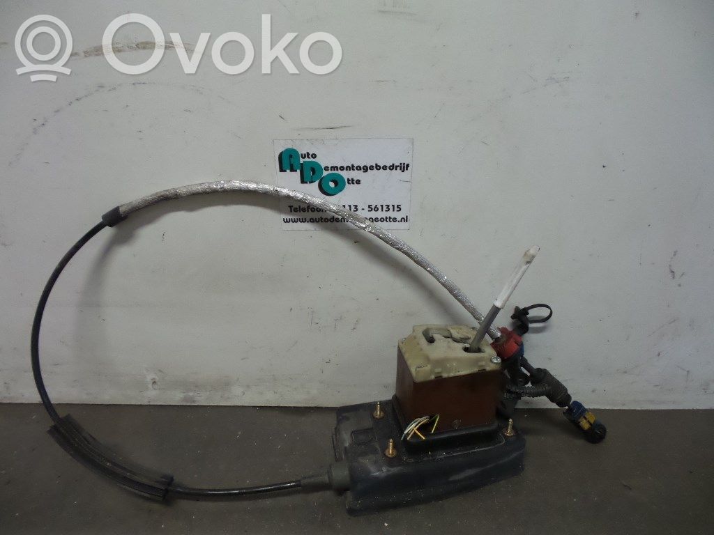 Peugeot 407 Gear shifter/selector 