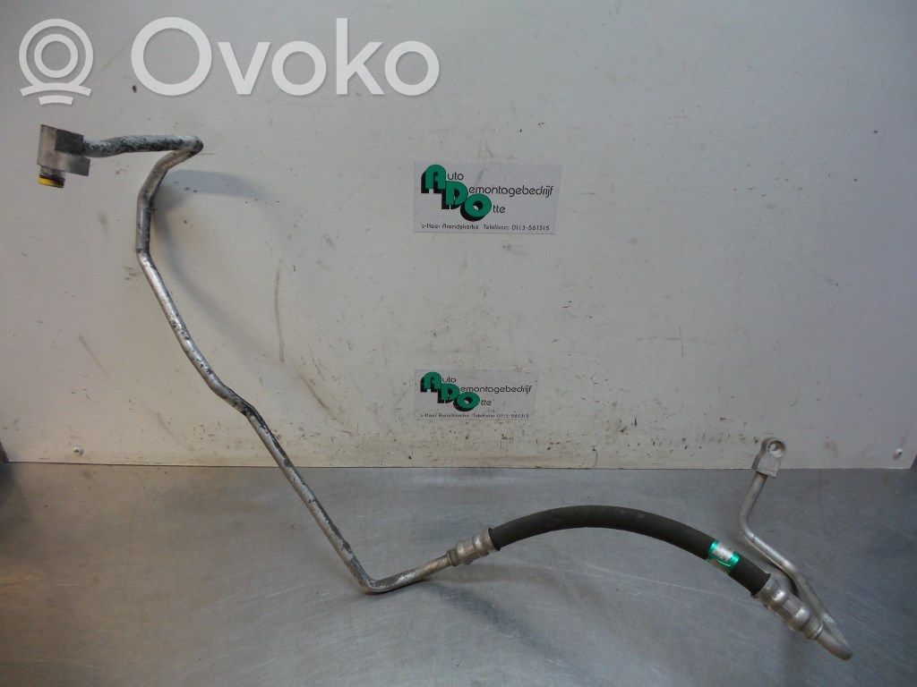 BMW 1 E81 E87 Ilmastointilaitteen putki (A/C) 