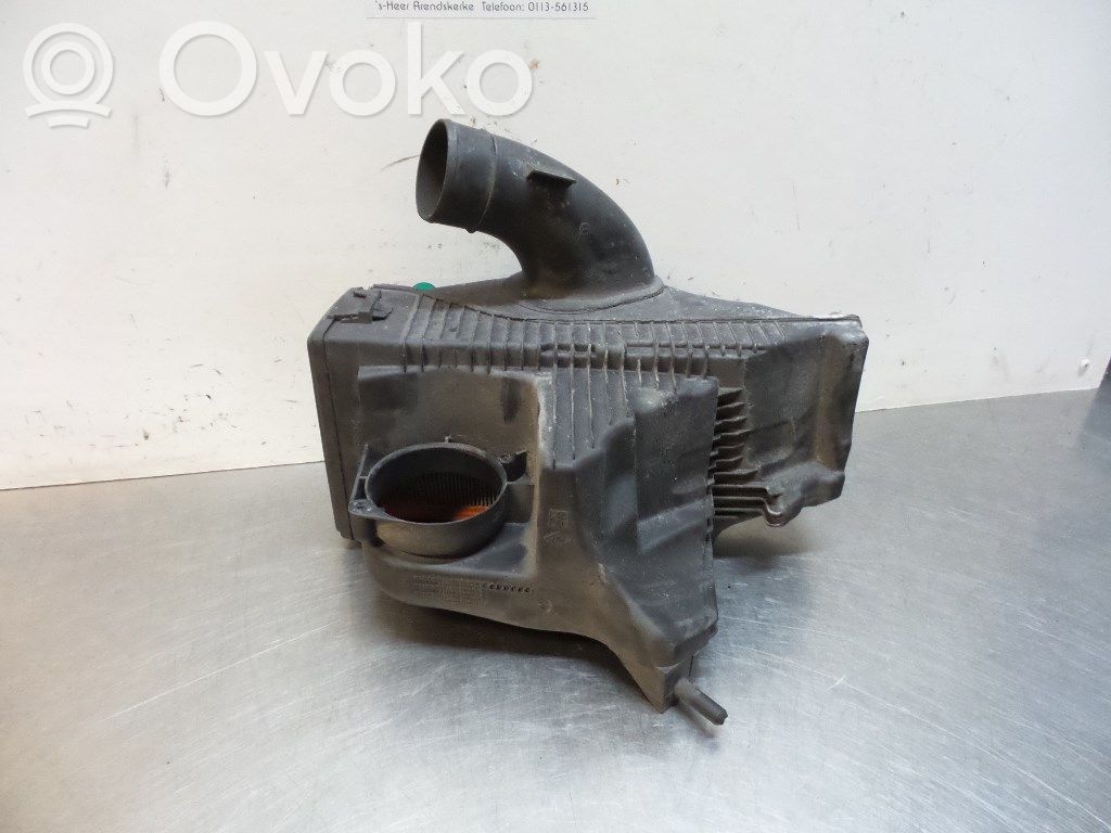 Nissan NV200 Air filter box 