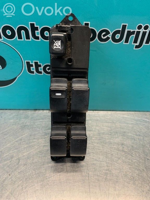 Mitsubishi Grandis Electric window control switch 