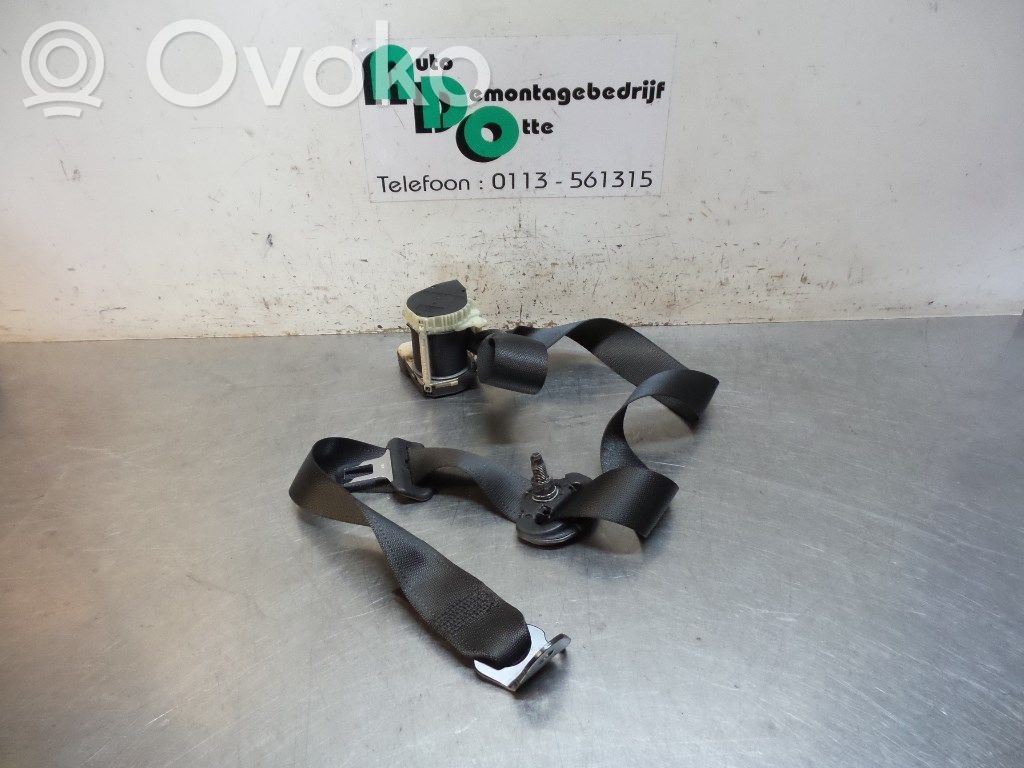Opel Corsa C Cinturón trasero 