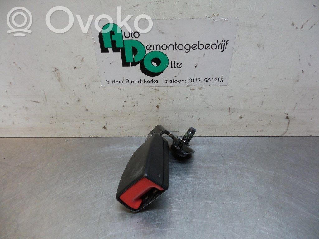 Opel Corsa D Klamra tylnego pasa bezpieczeństwa 