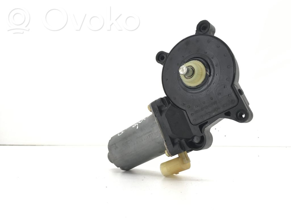 BMW 3 E46 Front door window regulator motor 