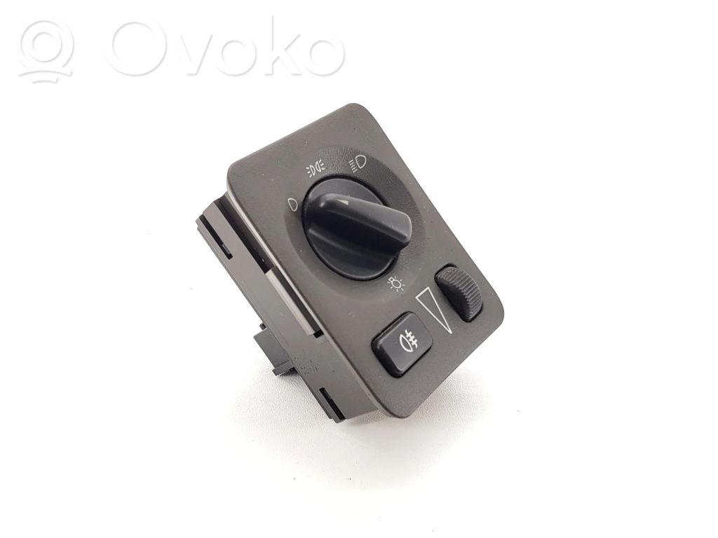 Light switch   758173,4616124