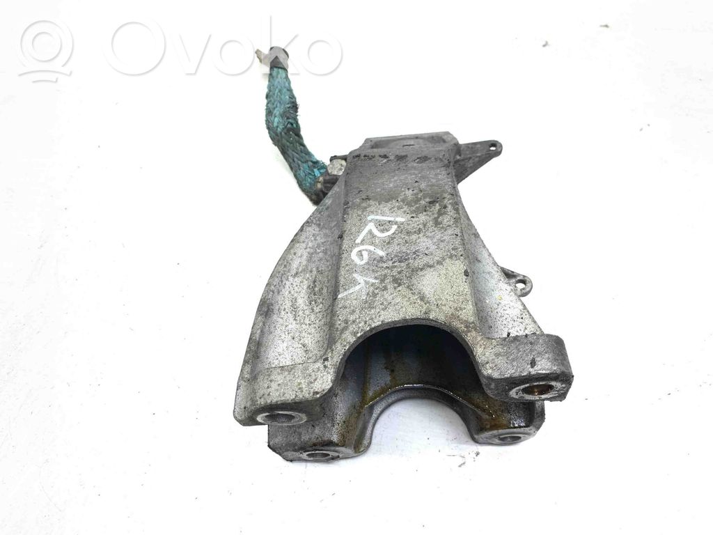 Engine mounting bracket   6780143,678014302
