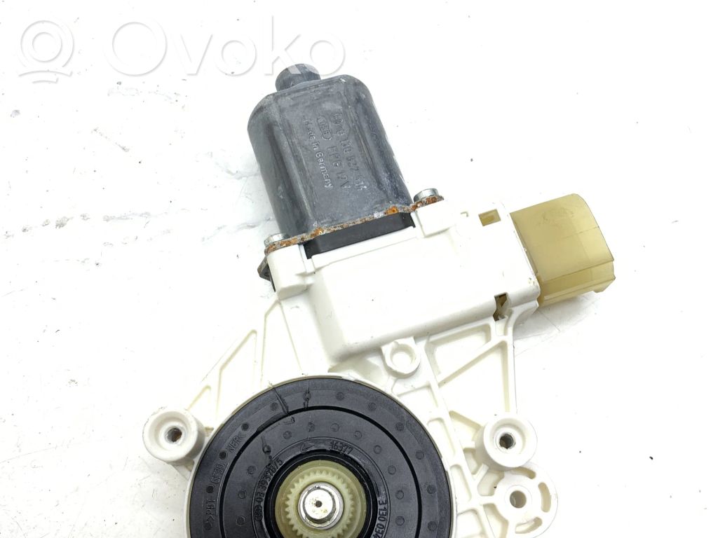 Silniczek podnoszenia szyby drzwi tylnych   7046031,0130822516