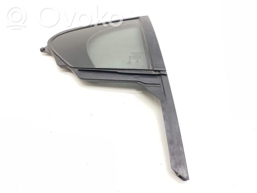 Jaguar XE Ventanilla de ventilación de la puerta trasera 