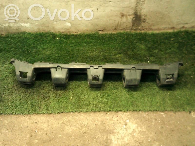 Rear bumper mounting bracket